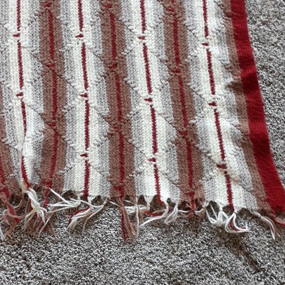 Vintage handmade 66" X 66" afghan in beautiful southwestern colors. - Picture 5 of 7